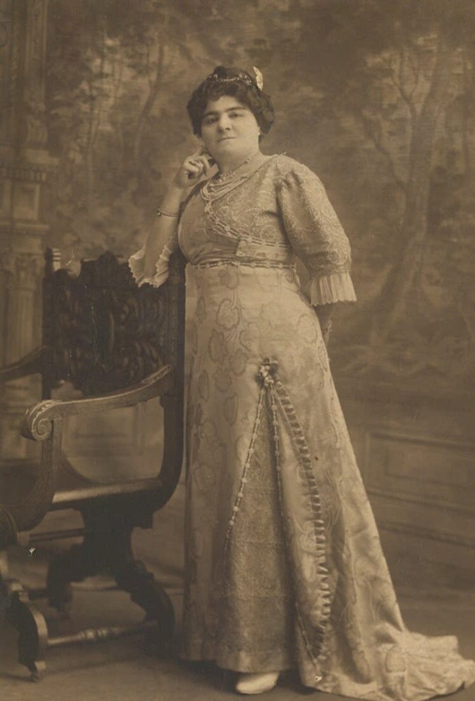 Midwife+Malake+Nafash